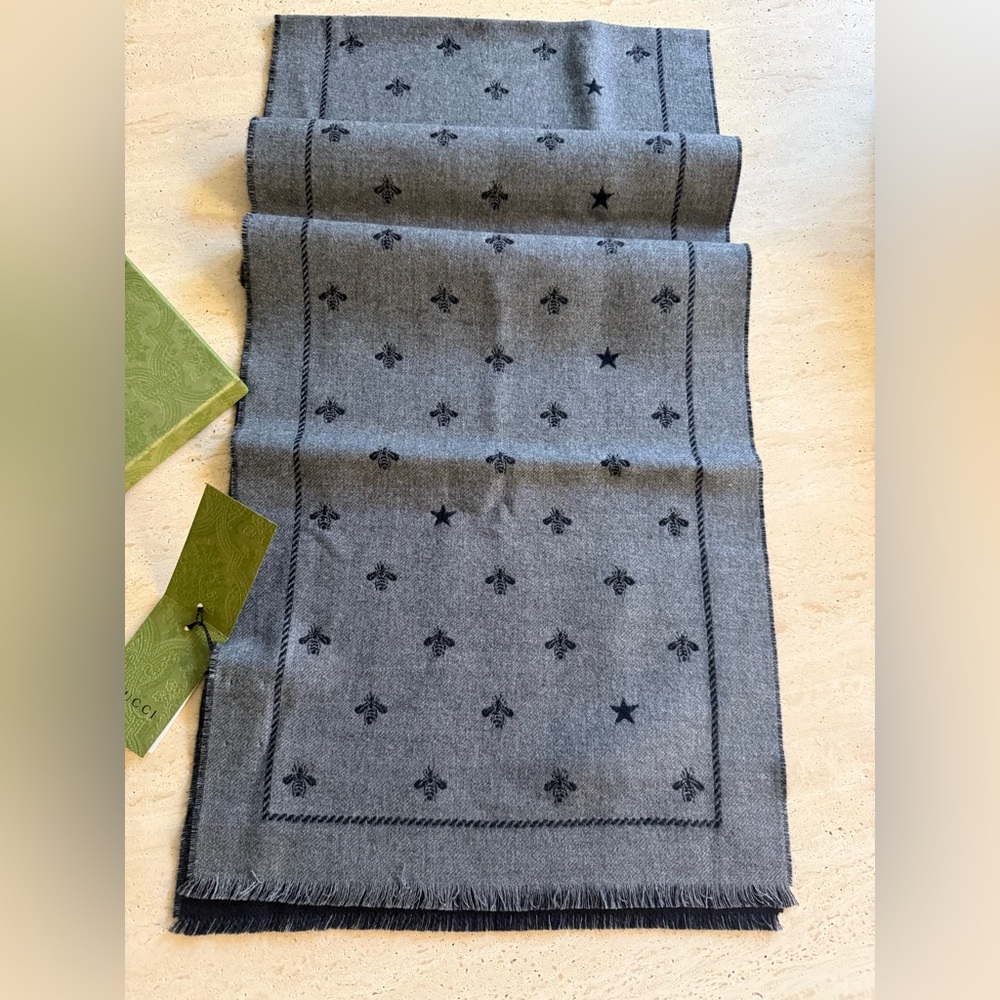 NWT GUCCI WOOL BEE ACCENT REVERSIBLE SCARF UNISEX 💖🌟 - Picture 7 of 13